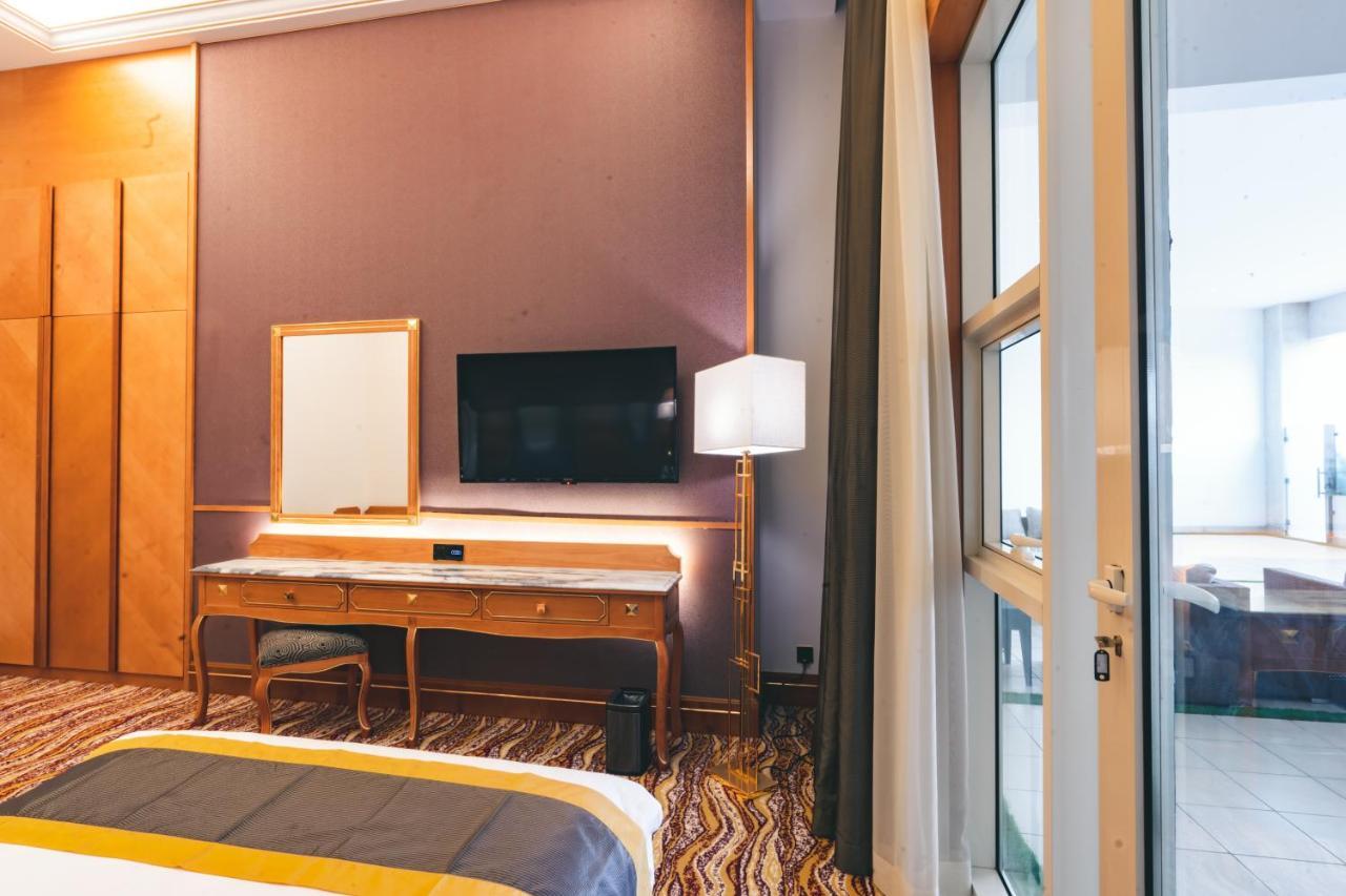 Iridium Hotel Ta'if Buitenkant foto