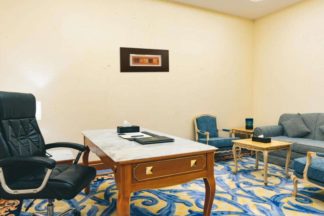 Iridium Hotel Ta'if Buitenkant foto